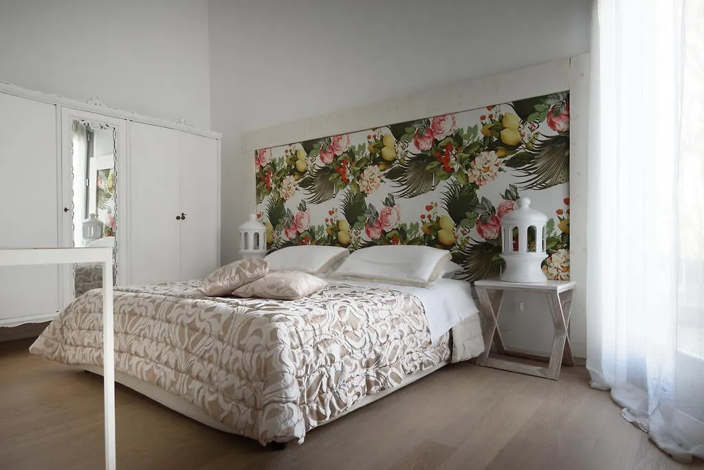 Bed and Breakfast Palazzo Dei Dondoli Lecce 2*,  Itálie